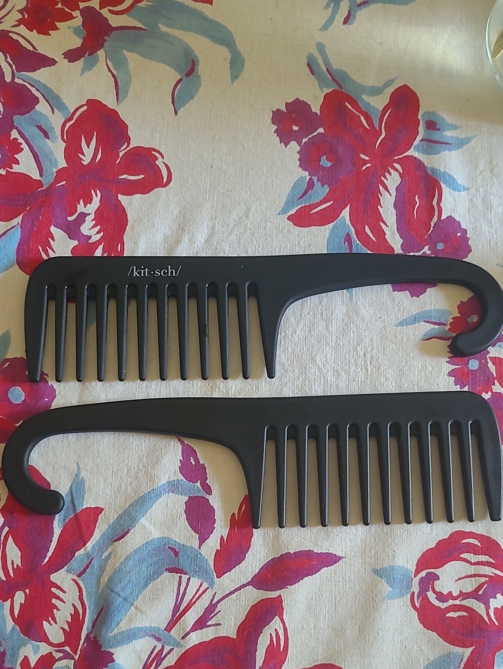 2 Kitsch Black Wide-Tooth Detangling Combs